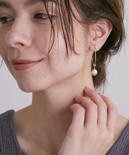 SALON adam et rope'（サロン アダム エ ロペ）の「【SALONオリジナルBOX付き】14KGFフープイヤリング（イヤリング・レディース・ブラック/ブラック系その他/ブラック系その他2/ブラック系その他3/スミクロ・FREE）」の7枚目の写真