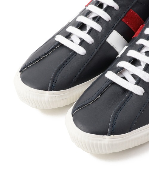 MEN'S BIGI(メンズビギ)の「<maccheronian(マカロニアン)>別注レザースニーカー(スニーカー・メンズ・ホワイト/ネイビー・01/02/03)」の6枚目の写真