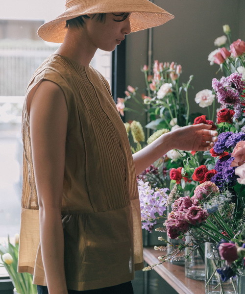 siiwa(シーワ)の「siiwa コットンシルクレースピンタックブラウス(シャツ/ブラウス・レディース・オフホワイト/ベージュ・ONE)」の1枚目の写真