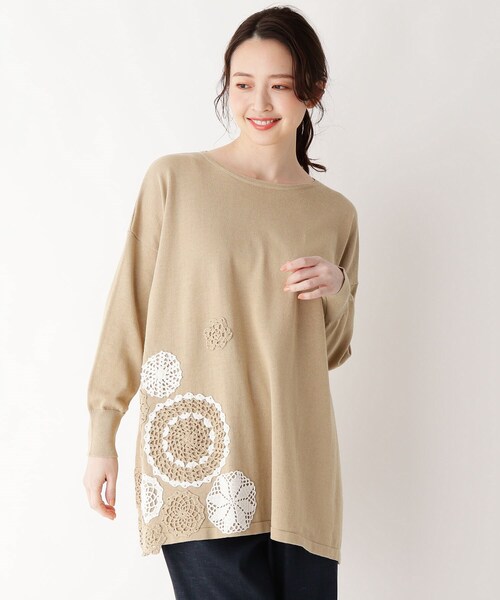 smart pink(スマートピンク)の「◆【手洗い可】レースモチーフ付きニットプルオーバー(ニット/セーター・レディース・ライトグレー/ベージュ・88)」の2枚目の写真