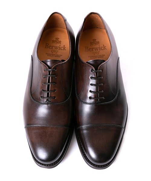 Berwick バーウィック ストレートチップ 5224 ヴィブラム ソール