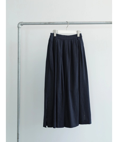 AMERICAN HOLIC（アメリカンホリック）の「リネンブレンドタックスカート　＊（スカート・レディース・ブルー系その他4/アイボリー/サックスブルー/ブラウン/ベージュ系その他2/ネイビー・FREE）」の4枚目の写真