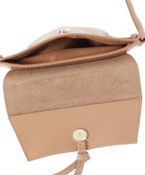 mysty woman（ミスティウーマン）の「フラップミニショルダーバッグ 943526（ショルダーバッグ・レディース・ブラック/ベージュ/アイボリー・FREE）」の6枚目の写真