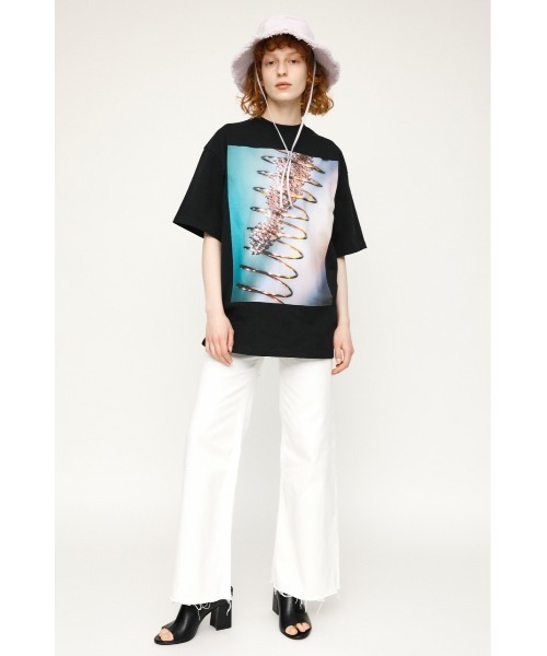 TOKI X SLY PRINT T/SH プリント Tシャツ SLY（スライ）の「TOKI X SLY PRINT T/SH プリント Tシャツ（T