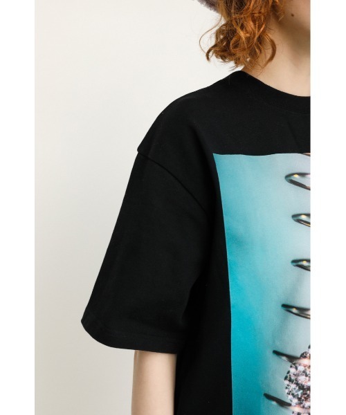 SLY（スライ）の「TOKI X SLY PRINT T/SH プリント Tシャツ（T