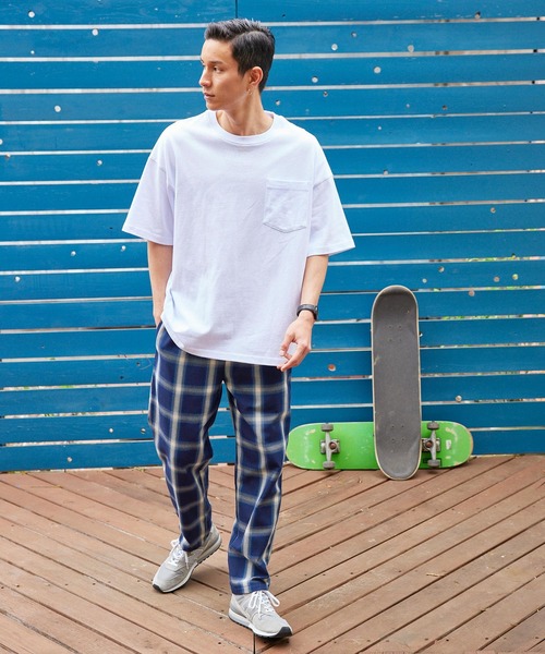 BARK MANHATTAN(バークマンハッタン)の「USAコットン ヘビーウェイト オーバーサイズ クルーネックポケット半袖Tシャツ(Tシャツ/カットソー・メンズ・ホワイト/ブラック/ネイビー/グレー/ライトグリーン/ダークグレー/ライトカーキ/ホワイト系その他/ベージュ系その他/ブルー系その他/パープル系その他/ブルー系その他2・M/L/XL)」の14枚目の写真