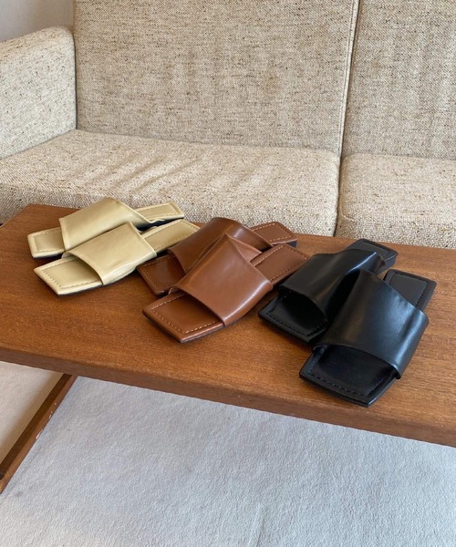 lawgy(ラウジー)の「square toe stitch sandal(サンダル・レディース・ブラウン/ブラック/ライム・S/L/M)」の4枚目の写真