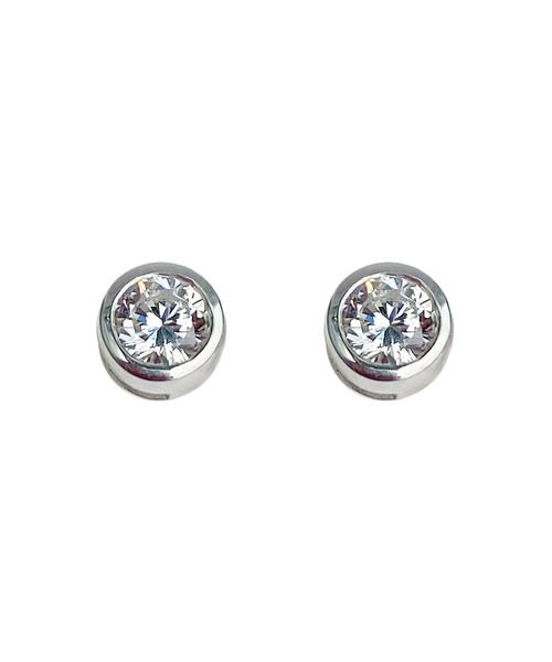 Blanche(ブランシュ)の「Blanche ブランシュ クリアストーンキャッチピアス Petit(プティ) SILVER(ピアス(両耳用)・レディース・シルバー/ゴールド・FREE)」の4枚目の写真