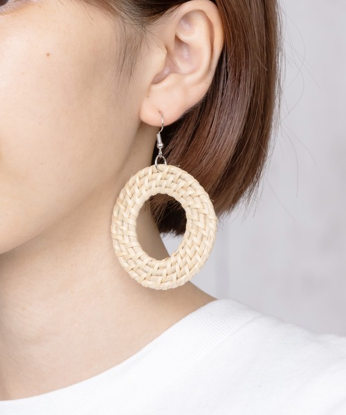 juweel(ユウェル)の「レディース ナチュラルピアス(ピアス(両耳用)・レディース・A/T/N/O/P/Q/R/S/I/J/K/L/M/C/G/H/E/F/D/B・FREE)」の15枚目の写真