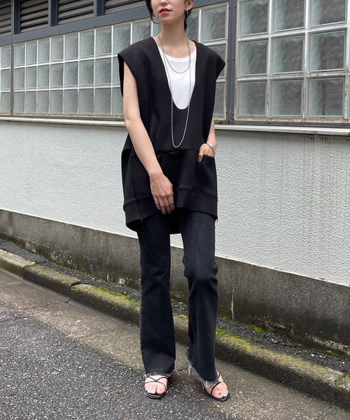 LOUNGEDRESS(ラウンジドレス)の「ライトダンボールベストプルオーバー(Tシャツ/カットソー・レディース・ライトベージュ/ブラック・FREE)」の4枚目の写真