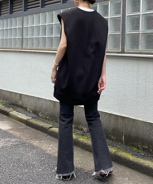 LOUNGEDRESS(ラウンジドレス)の「ライトダンボールベストプルオーバー(Tシャツ/カットソー・レディース・ライトベージュ/ブラック・FREE)」の12枚目の写真