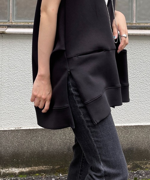 LOUNGEDRESS(ラウンジドレス)の「ライトダンボールベストプルオーバー(Tシャツ/カットソー・レディース・ライトベージュ/ブラック・FREE)」の11枚目の写真