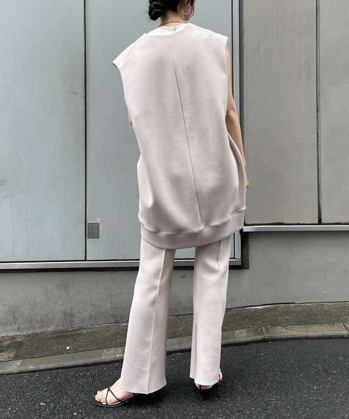 LOUNGEDRESS(ラウンジドレス)の「ライトダンボールベストプルオーバー(Tシャツ/カットソー・レディース・ライトベージュ/ブラック・FREE)」の6枚目の写真