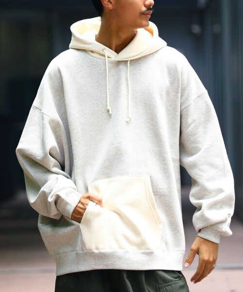 FREAK'S STORE（フリークスストア）の「WEB限定 12oz ヘビーウェイト ビッグシルエット プルオーバーパーカー/フーディ―/配色デザイン（パーカー・メンズ・グレー系その他2/ネイビー/ナチュラル/杢グレー/ダークグリーン/グレー系その他/ネイビー系2/グレイッシュベージュ/ブラウン/ブラック・MEDIUM/LARGE/X-LARGE/SMALL）」の4枚目の写真