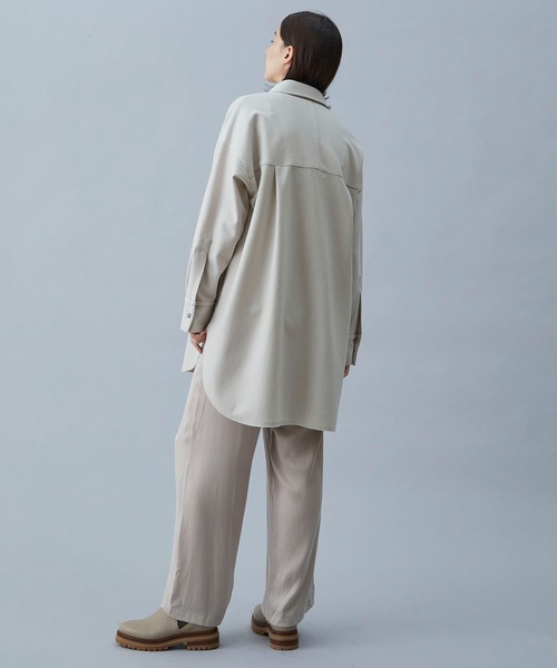 【1er プルミエアロンディスモン】圧縮ウールジャージーシャツ　ライトグレー 1er Arrondissement（プルミエアロンディスモン）の「圧縮ウール