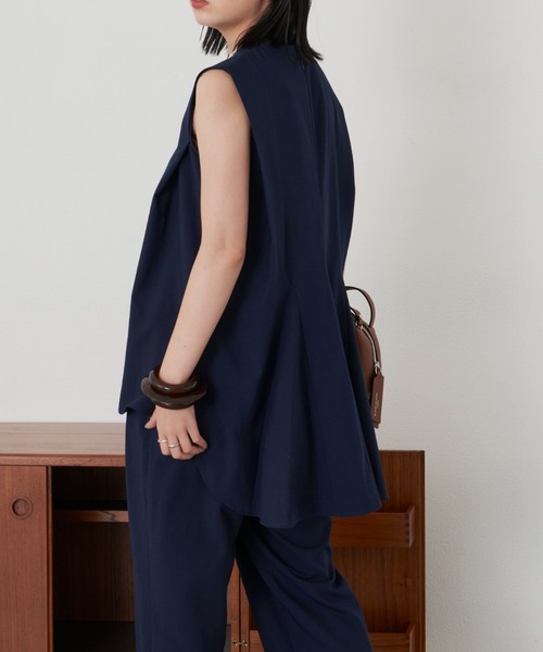 Aunt Marie's（アントマリーズ）の「バックフレアノースリトップス（シャツ/ブラウス・レディース・ネイビー/ブラック・FREE）」の11枚目の写真