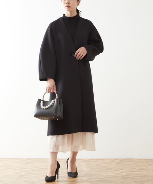 Tiara（ティアラ）の「バックタックコート（その他アウター・レディース・イエロー/ブラック/グレイッシュベージュ・FREE）」の2枚目の写真