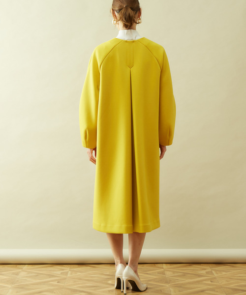 Tiara（ティアラ）の「バックタックコート（その他アウター・レディース・イエロー/ブラック/グレイッシュベージュ・FREE）」の8枚目の写真