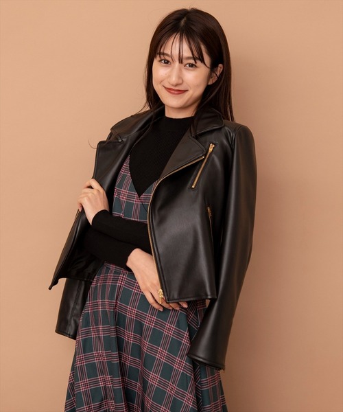 SWINGLE（スウィングル）の「エコレザーライダースジャケット（ライダースジャケット・レディース・ブラック/ベージュ/カーキ・SMALL/MEDIUM）」の4枚目の写真