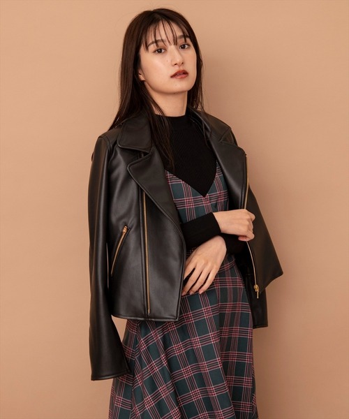 SWINGLE（スウィングル）の「エコレザーライダースジャケット（ライダースジャケット・レディース・ブラック/ベージュ/カーキ・SMALL/MEDIUM）」の5枚目の写真