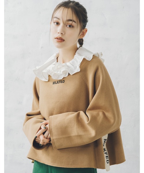 MILKFED.(ミルクフェド)の「SIDE LINE WIDE SWEAT TOP(スウェット・レディース・オフホワイト/ブラック/ベージュ・ONE SIZE)」の3枚目の写真