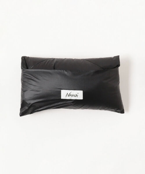 NANGA(ナンガ)の「NANGA / Portable Light Down Muffler(マフラー・メンズ・ブラック/ベージュ/ネイビー・ONE SIZE)」の7枚目の写真