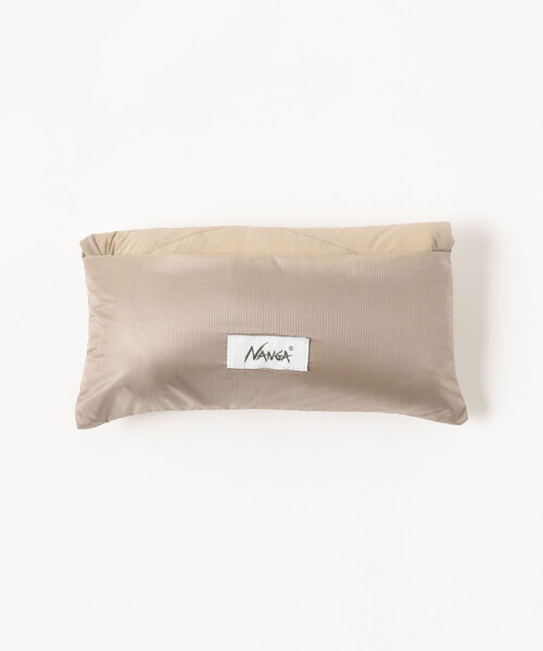NANGA(ナンガ)の「NANGA / Portable Light Down Muffler(マフラー・メンズ・ブラック/ベージュ/ネイビー・ONE SIZE)」の11枚目の写真