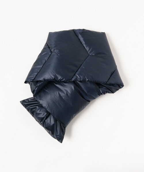 NANGA(ナンガ)の「NANGA / Portable Light Down Muffler(マフラー・メンズ・ブラック/ベージュ/ネイビー・ONE SIZE)」の12枚目の写真