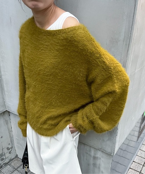 feepur（フェピュール）の「《ウォッシャブル》フェザーヤーンボートネックニット（ニット/セーター・レディース・ブラック/エンジ/ベージュ/オフホワイト/グリーン/マスタード・MEDIUM）」の5枚目の写真