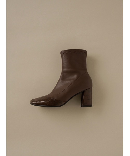 jumelle(ジュメロ)の「ココショートブーツ(ブーツ・レディース・アイボリー/ブラウン/ブラック・24.5cm/24.0cm/23.0cm/23.5cm/23.5㎝)」の5枚目の写真