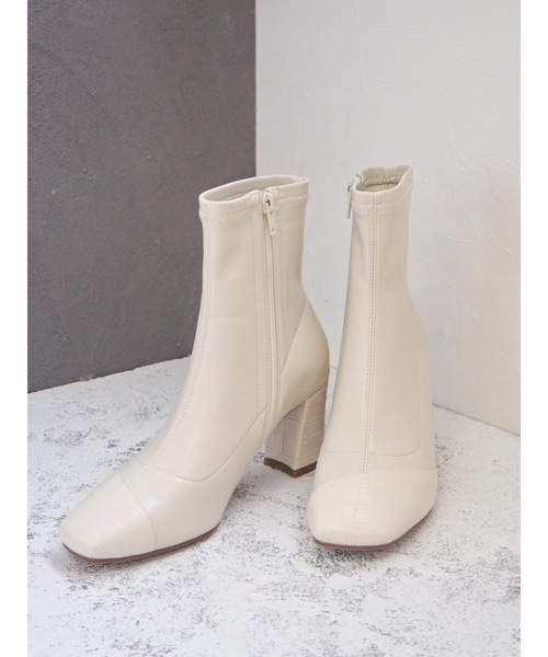 jumelle(ジュメロ)の「ココショートブーツ(ブーツ・レディース・アイボリー/ブラウン/ブラック・24.5cm/24.0cm/23.0cm/23.5cm/23.5㎝)」の13枚目の写真