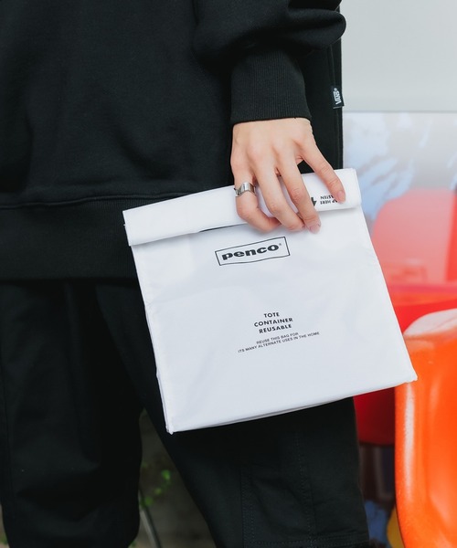 PENCO(ペンコ)の「penco/ペンコ ToGoサック ポーチ 紙袋風(ポーチ・メンズ・ホワイト/ベージュ/ダークグリーン/オレンジ/ネイビー/ブラック・FREE)」の2枚目の写真