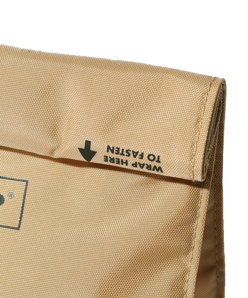 PENCO(ペンコ)の「penco/ペンコ ToGoサック ポーチ 紙袋風(ポーチ・メンズ・ホワイト/ベージュ/ダークグリーン/オレンジ/ネイビー/ブラック・FREE)」の9枚目の写真