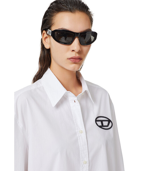 DIESEL(ディーゼル)の「レディース ワンピース シャツドレス 長袖 ビッグシルエット ロゴ(ワンピース・レディース・ホワイト/ブラック・SMALL/MEDIUM/X-SMALL/XX-SMALL)」の9枚目の写真