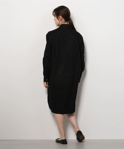 DIESEL(ディーゼル)の「レディース ワンピース シャツドレス 長袖 ビッグシルエット ロゴ(ワンピース・レディース・ホワイト/ブラック・SMALL/MEDIUM/X-SMALL/XX-SMALL)」の6枚目の写真