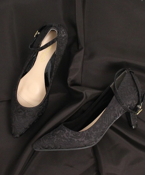 Parade（パレード）の「【極ふわっ】アーモンドトゥストラップパンプス　19038【Parade】（パンプス・レディース・ブラック/ベージュ/グレー/ライトピンク/ブラック系その他/アイボリー/ネイビー系/ライトグレー/ベージュ系その他/ピンク/ワイン/シルバー/アイボリー系1・22.5cm/23.5cm/24.5cm/25.5cm/23.0cm/24.0cm/25.0cm/22.0cm/26.0cm）」の3枚目の写真
