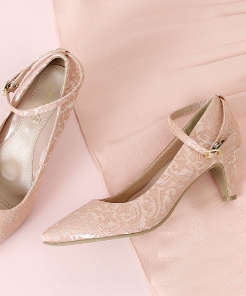 Parade（パレード）の「【極ふわっ】アーモンドトゥストラップパンプス　19038【Parade】（パンプス・レディース・ブラック/ベージュ/グレー/ライトピンク/ブラック系その他/アイボリー/ネイビー系/ライトグレー/ベージュ系その他/ピンク/ワイン/シルバー/アイボリー系1・22.5cm/23.5cm/24.5cm/25.5cm/23.0cm/24.0cm/25.0cm/22.0cm/26.0cm）」の11枚目の写真