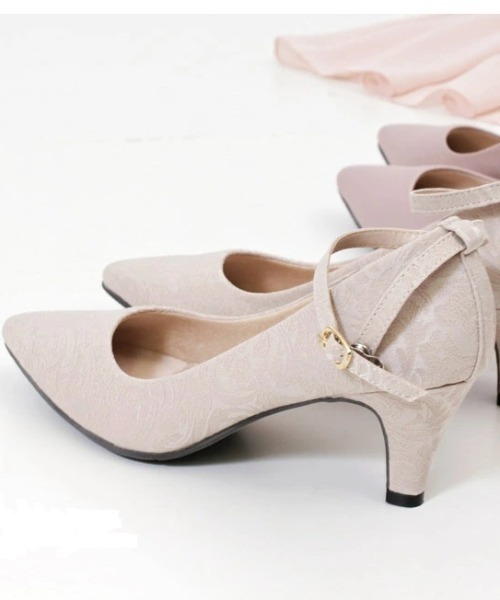 Parade（パレード）の「【極ふわっ】アーモンドトゥストラップパンプス　19038【Parade】（パンプス・レディース・ブラック/ベージュ/グレー/ライトピンク/ブラック系その他/アイボリー/ネイビー系/ライトグレー/ベージュ系その他/ピンク/ワイン/シルバー/アイボリー系1・22.5cm/23.5cm/24.5cm/25.5cm/23.0cm/24.0cm/25.0cm/22.0cm/26.0cm）」の2枚目の写真