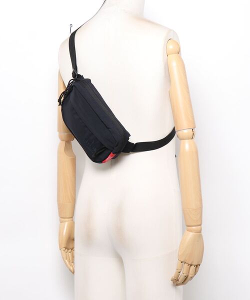 Manhattan Portage（マンハッタンポーテージ）の「One Mile Waist Bag（ボディバッグ/ウエストポーチ・メンズ・ダークネイビー/ベージュ・X-SMALL）」の17枚目の写真