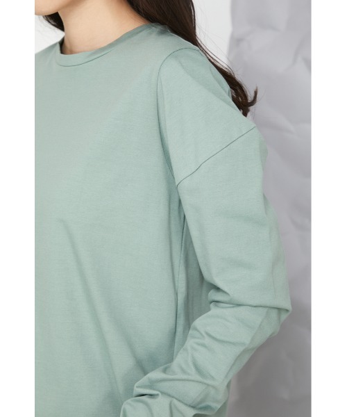 RIM.ARK(リムアーク)の「Power shoulder L/S tee(Tシャツ/カットソー・レディース・ライトベージュ/ブラック/オフホワイト/ライトグリーン・FREE)」の5枚目の写真