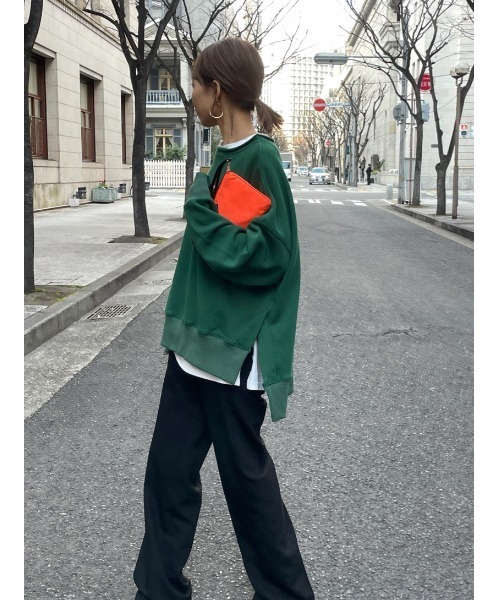 ulu(ウル)の「Original Big silhouette damage sweat(スウェット・レディース・ブラック/グリーン・FREE)」の3枚目の写真