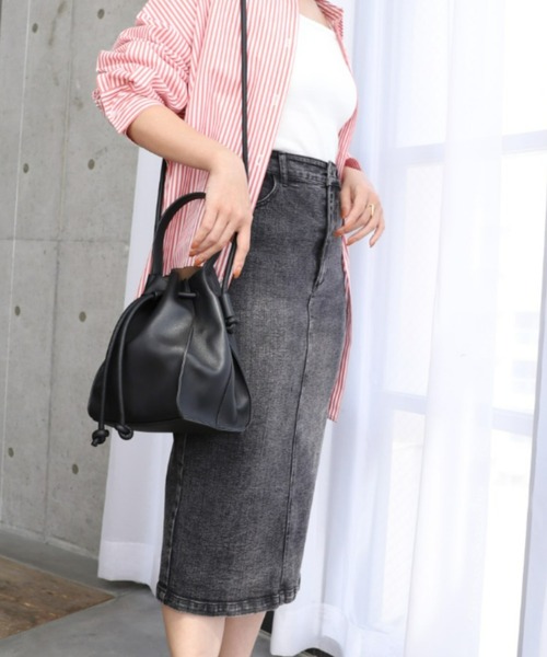 moment+（モーメントプラス）の「フェイクレザー 2WAY巾着ショルダーバッグ（ショルダーバッグ・レディース・ブラック/ベージュ/オレンジ/モカ/グレイッシュベージュ・FREE）」の6枚目の写真