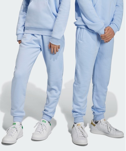 adidas（アディダス）の「アディカラー パンツ / アディダスオリジナルス adidas Originals（スウェットパンツ・キッズ・ブラック×ホワイト/ベージュ/ブルー・130/140/150/160/170）」の3枚目の写真