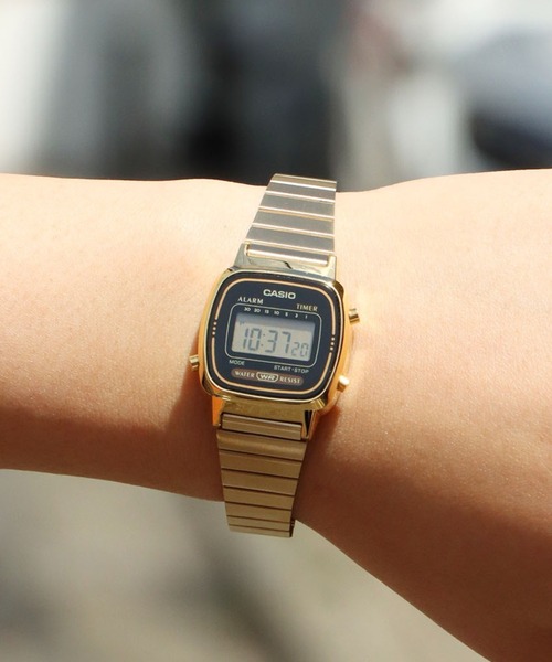 CASIO(カシオ)の「CASIO/カシオ STANDARD DIGITAL クォーツ式 腕時計(デジタル腕時計・レディース・ゴールド/ゴールド系その他・FREE)」の1枚目の写真