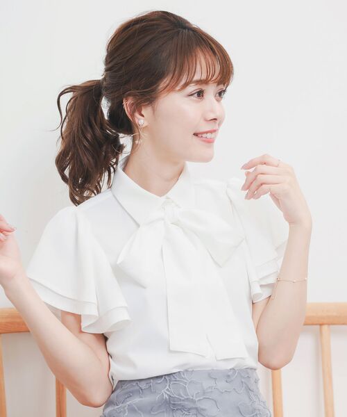 MAJESTIC LEGON（マジェスティックレゴン）の「2wayフリルスリーブブラウス（シャツ/ブラウス・レディース・ホワイト系その他2/オフホワイト/ネイビー/グレイッシュベージュ/グリーン・MEDIUM）」の10枚目の写真