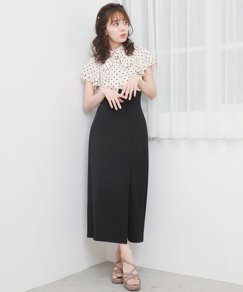 MAJESTIC LEGON（マジェスティックレゴン）の「2wayフリルスリーブブラウス（シャツ/ブラウス・レディース・ホワイト系その他2/オフホワイト/ネイビー/グレイッシュベージュ/グリーン・MEDIUM）」の16枚目の写真