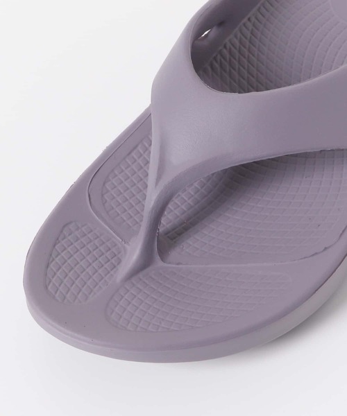 OOFOS(ウーフォス)の「OOFOS Ooriginal(サンダル・レディース・ブラック/パープル/ナチュラル/ベージュ・6/7)」の5枚目の写真