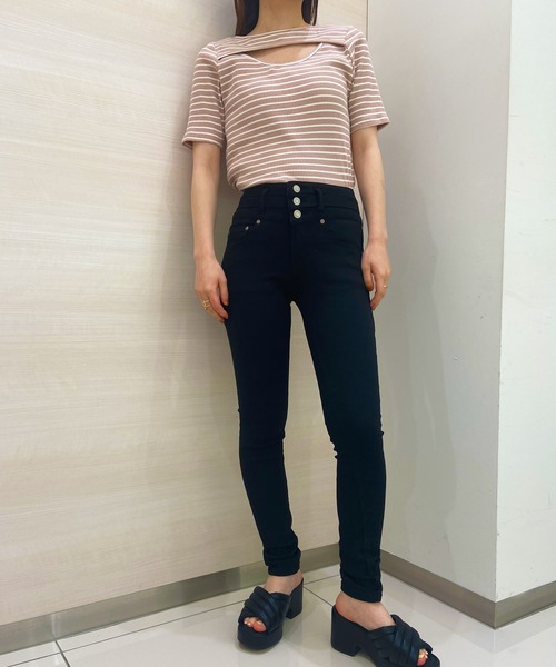 solleim(ソルレム)の「カットアウトボーダークロップドTシャツ(Tシャツ/カットソー・レディース・オフホワイト/ピンク/グリーン・M)」の13枚目の写真