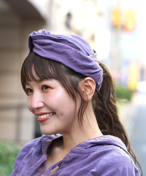 チチカカ(チチカカ)の「ギャザーストライプヘアバンド(ヘアバンド・レディース・カーキ/ベージュ/パープル・MEDIUM)」の1枚目の写真