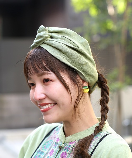 チチカカ(チチカカ)の「ギャザーストライプヘアバンド(ヘアバンド・レディース・カーキ/ベージュ/パープル・MEDIUM)」の3枚目の写真